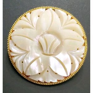 Carved Mother of Pearl Gold Tone Pin Brooch Made In Taiwan 1.5" MOP RARE Vintage